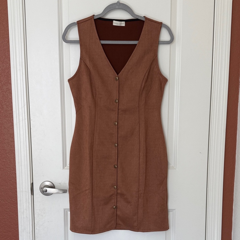 NWOT Frankee & Skylarr Women’s Dress. Size L🤎